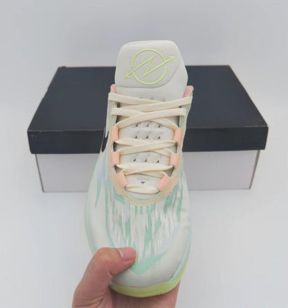 NIKE ZOOM GT CUT 2 x VERT À PEINE