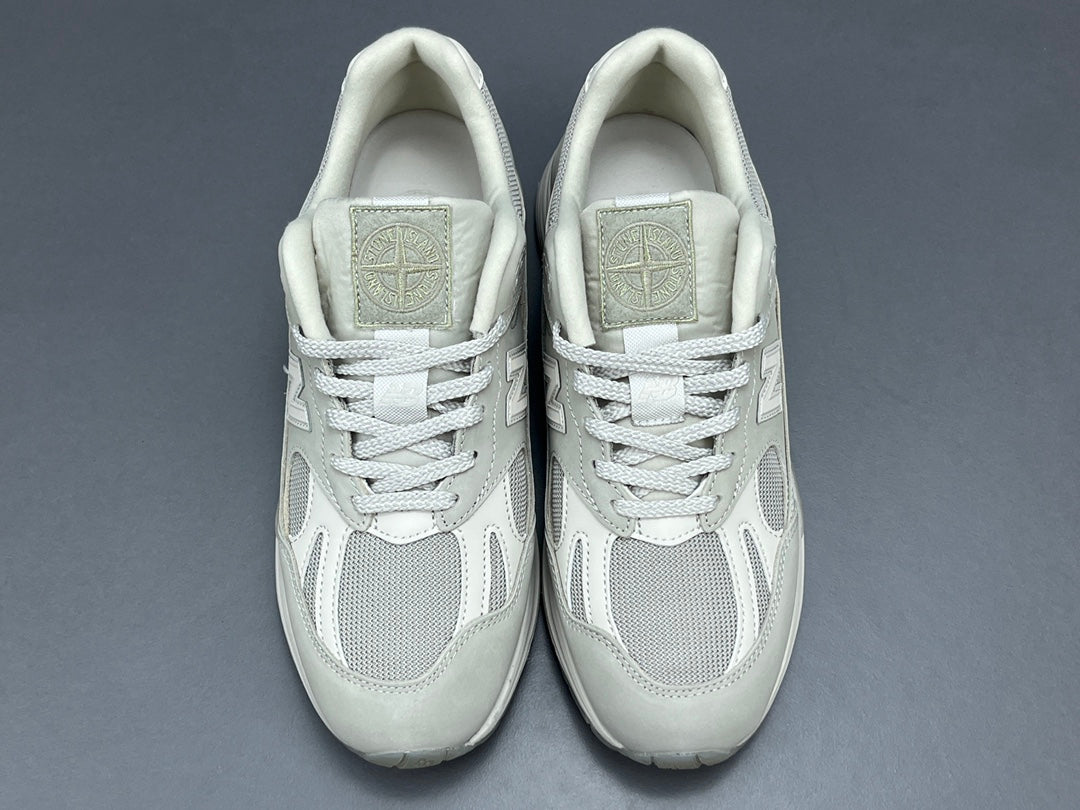 STONE ISLAND x 991v2 FABRIQUÉ EN ANGLETERRE GHOST PACK BEIGE