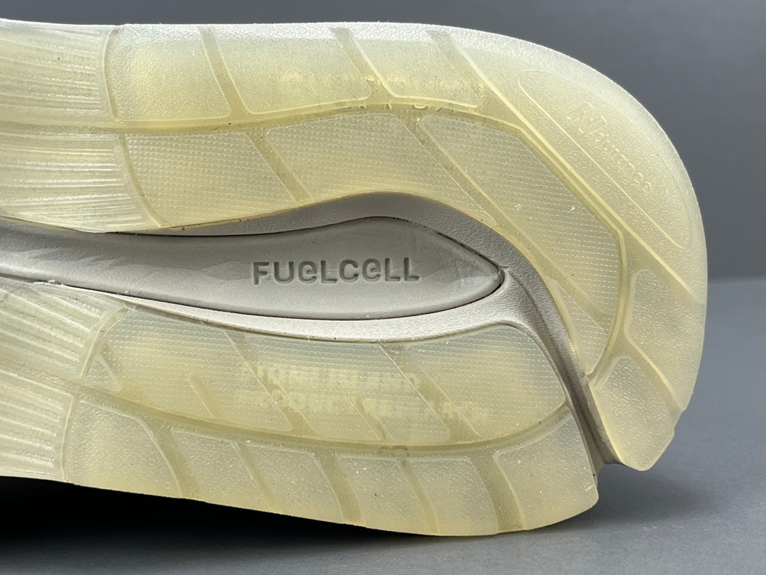 STONE ISLAND x 991v2 FABRIQUÉ EN ANGLETERRE GHOST PACK BEIGE