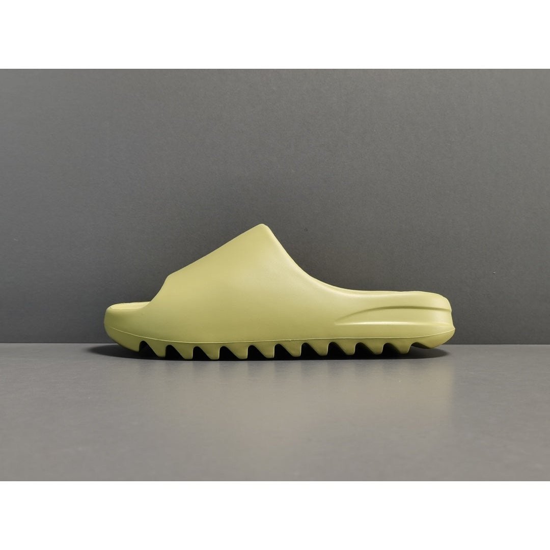 ADIDAS YEEZY SLIDE x RÉSINE