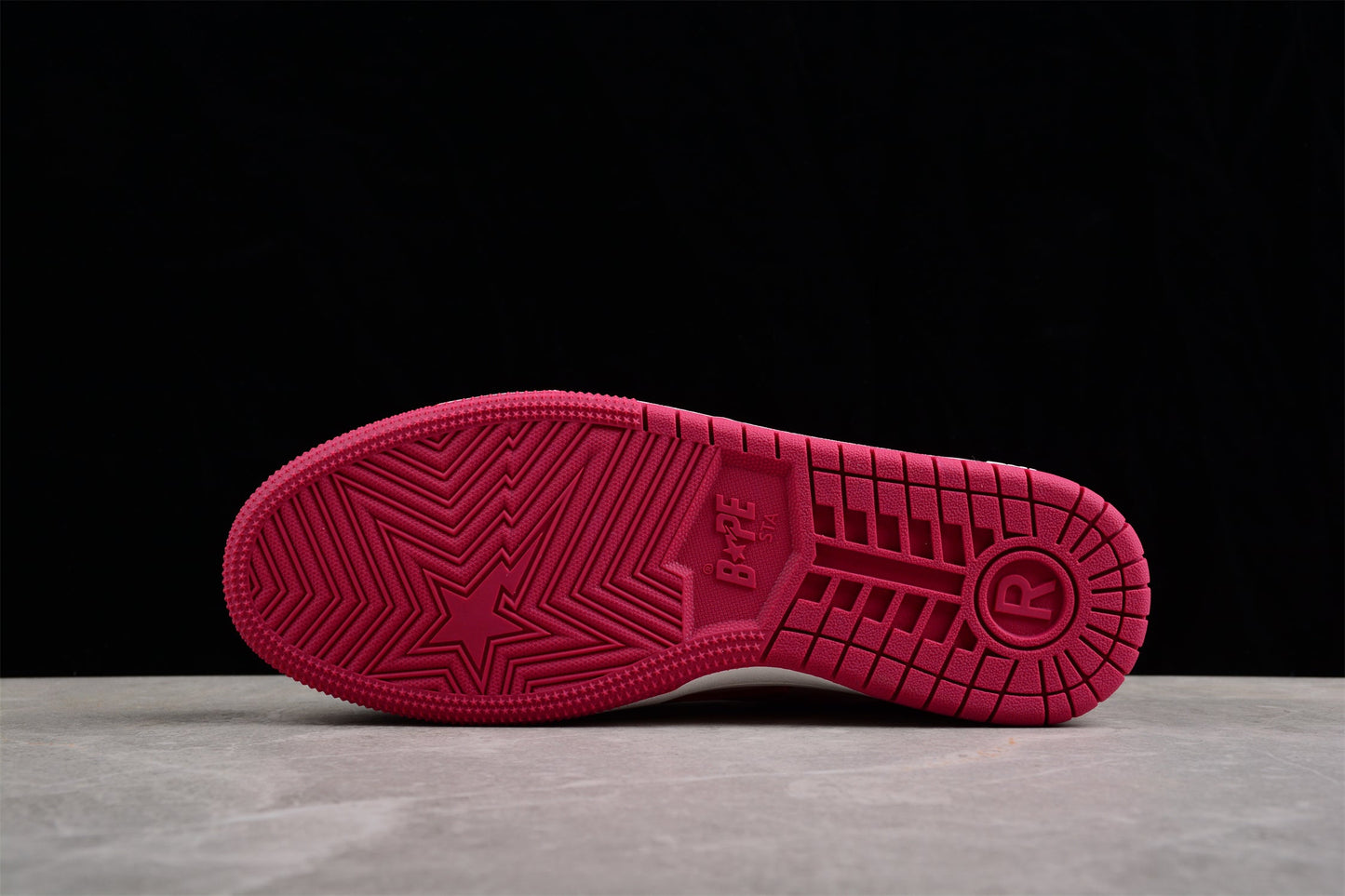 Baskets basses BAPE STA rouges et roses