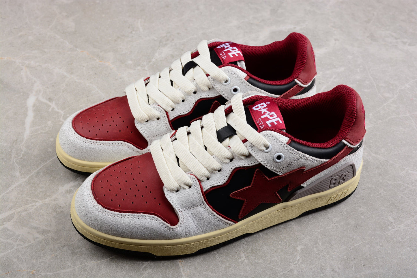 Baskets basses BAPE STA rouges, blanches et noires