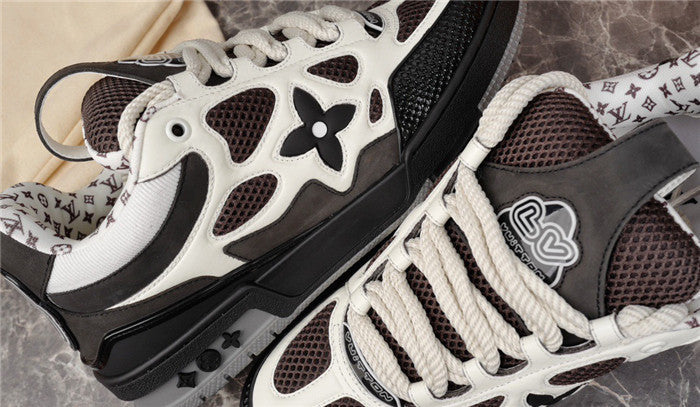 Baskets Louis Vuitton LV Skate blanches et noires