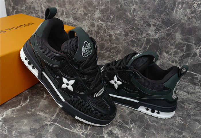 Baskets Louis Vuitton LV Skate noires et blanches