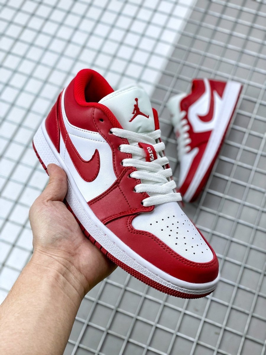JORDAN 1 LOW x GYM ROUGE BLANC 