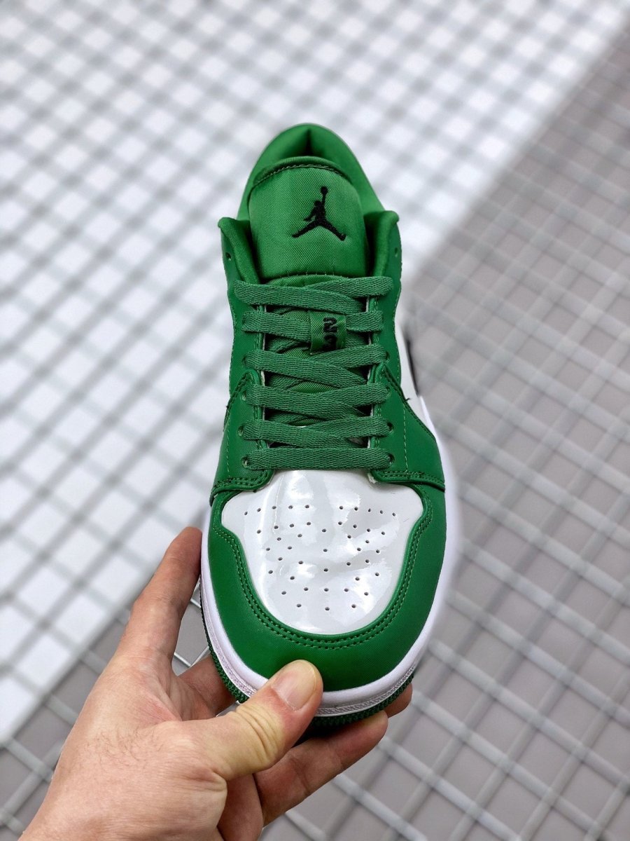 JORDAN 1 LOW x VERT PIN 