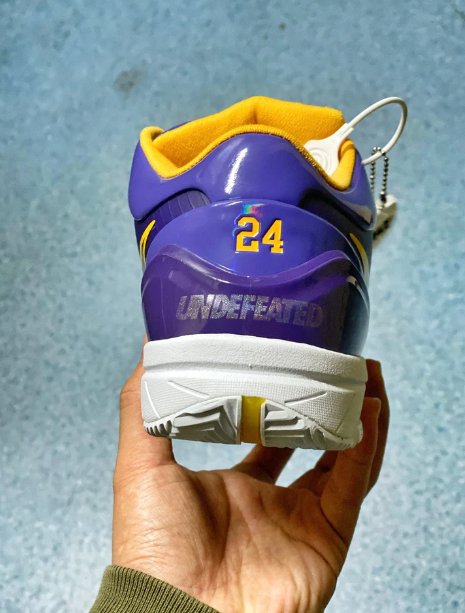 NIKE KOBE 4 x LOS ANGELES LAKERS INVINCIBLES