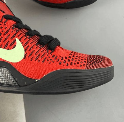 NIKE KOBE 9 x ROUGE UNIVERSITÉ 