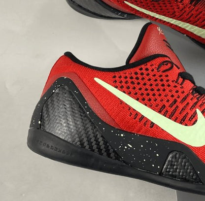 NIKE KOBE 9 x ROUGE UNIVERSITÉ 