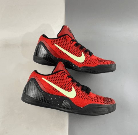 NIKE KOBE 9 x ROUGE UNIVERSITÉ 