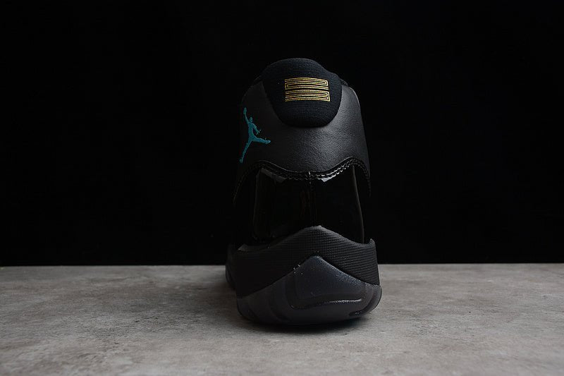 AIR JORDAN 11 RETRO NOIR/BLEU GAMMA-MAÏS UNIVERSITAIRE