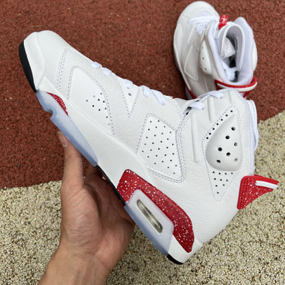 Jordan 6 « Oreo rouge »