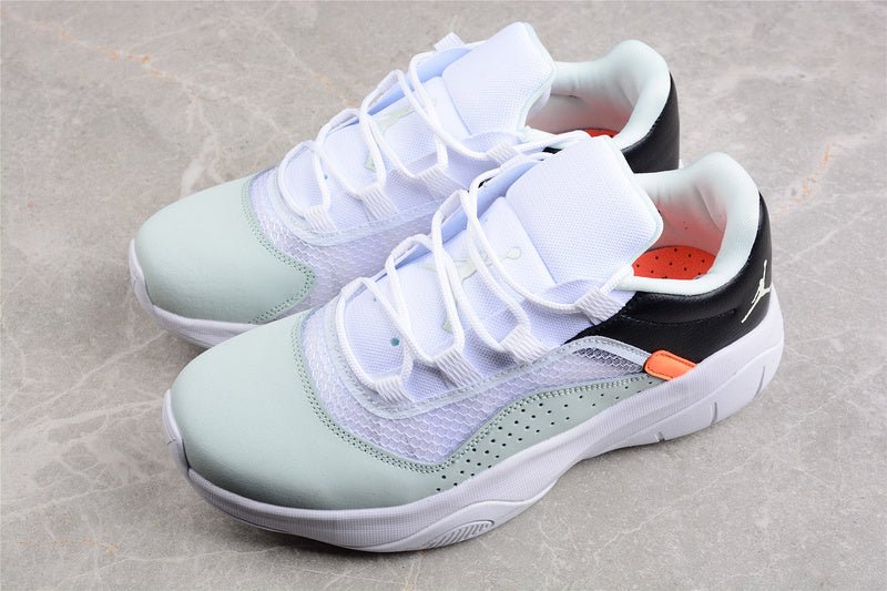 AIR JORDAN 11 CMFT LOW VERT À PEINE/BLANC/NOIR/VERT À PEINE