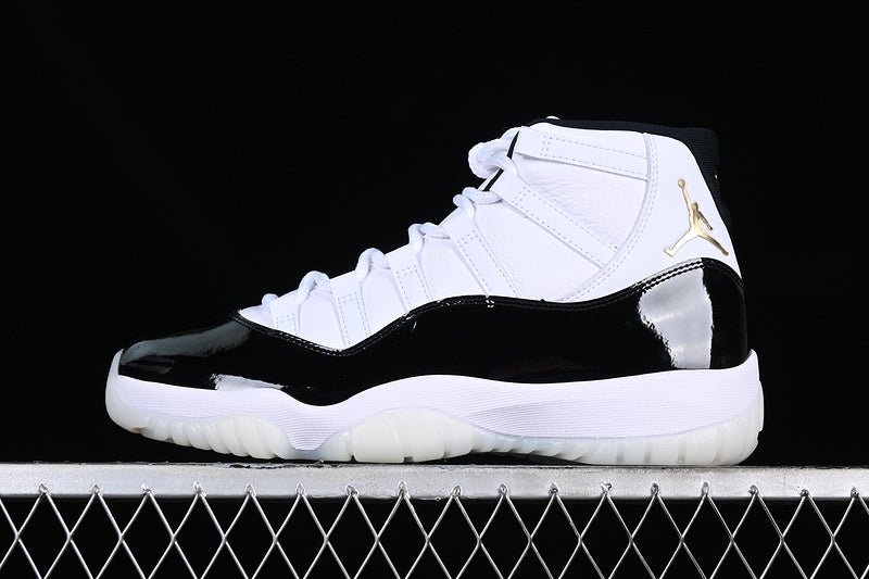 AIR JORDAN 11 DMP BLANC