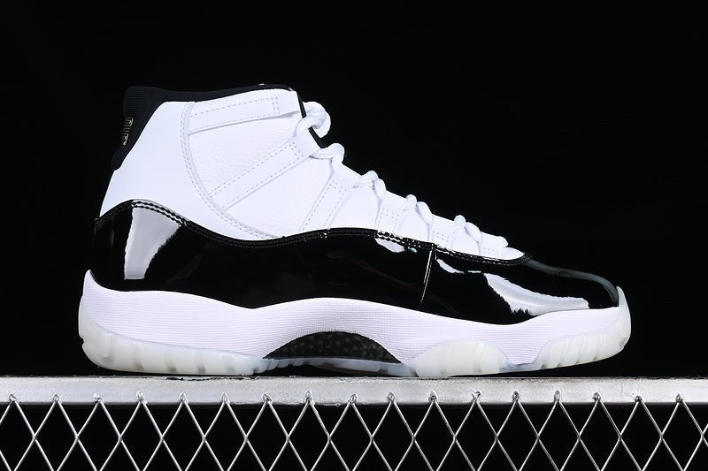 AIR JORDAN 11 DMP BLANC