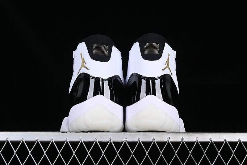 AIR JORDAN 11 DMP BLANC