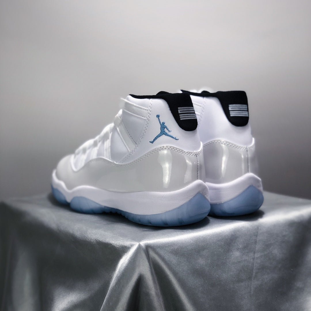 Air Jordan 11 « Legend Blue »