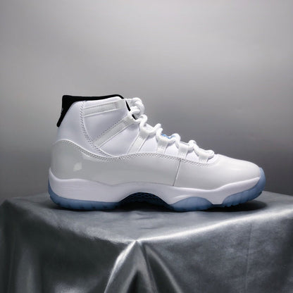 Air Jordan 11 « Legend Blue »