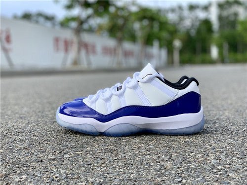 AIR JORDAN 11 LOW PURPLE CONCORD BLANC/NOIR-CONCORD