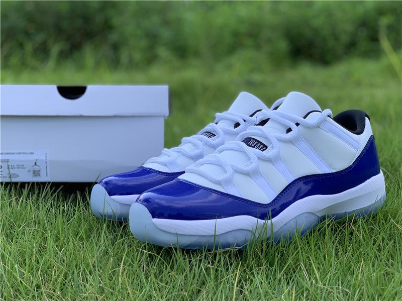 AIR JORDAN 11 LOW PURPLE CONCORD BLANC/NOIR-CONCORD