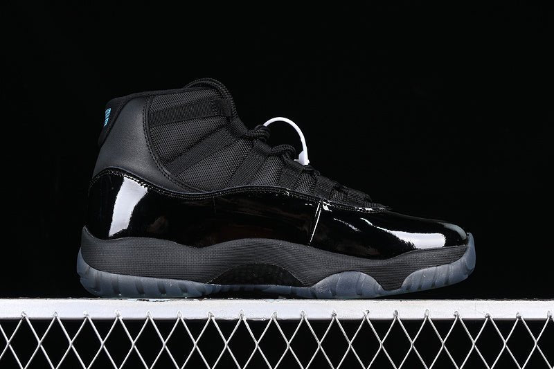 AIR JORDAN 11 RETRO NOIR/BLEU GAMMA-MAÏS UNIVERSITAIRE