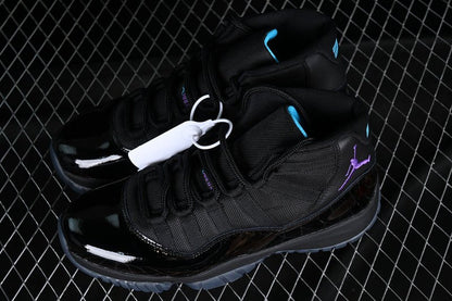 AIR JORDAN 11 RETRO NOIR/BLEU GAMMA-MAÏS UNIVERSITAIRE