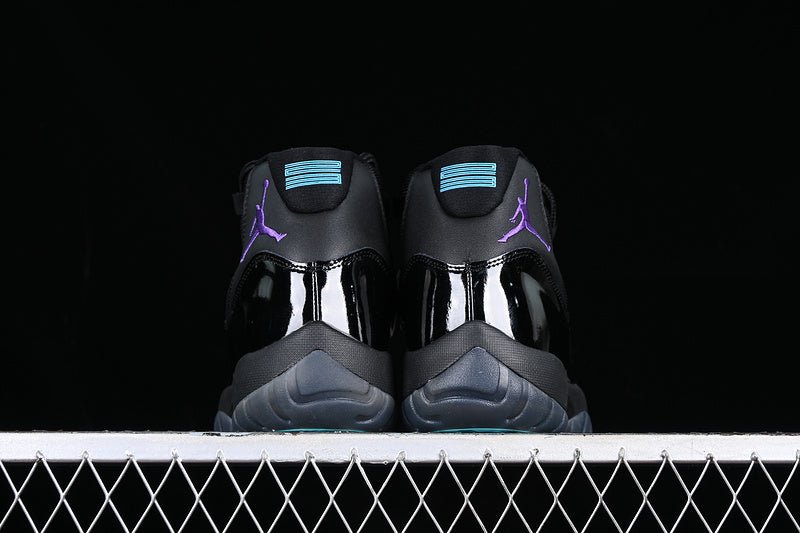 AIR JORDAN 11 RETRO NOIR/BLEU GAMMA-MAÏS UNIVERSITAIRE