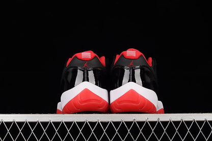 AIR JORDAN 11 RETRO LOW BRED NOIR/ROUGE VRAI/BLANC