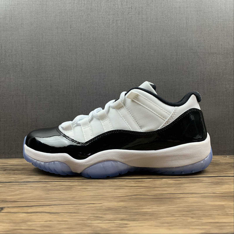 AIR JORDAN 11 RETRO LOW CONCORD BLANC/NOIR