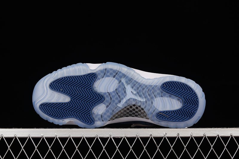 AIR JORDAN 11 RETRO LOW NAVY SNAKESKIN 2019 BLANC/NOIR