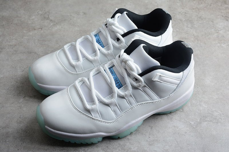 AIR JORDAN 11 RETRO LOW BLANC/BLANC/NOIR/BLEU LÉGENDE