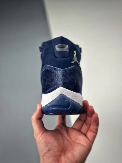 Air Jordan 11 rétro « Midnight Navy » 