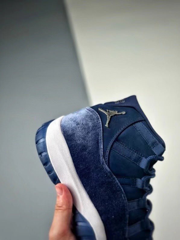 Air Jordan 11 rétro « Midnight Navy » 