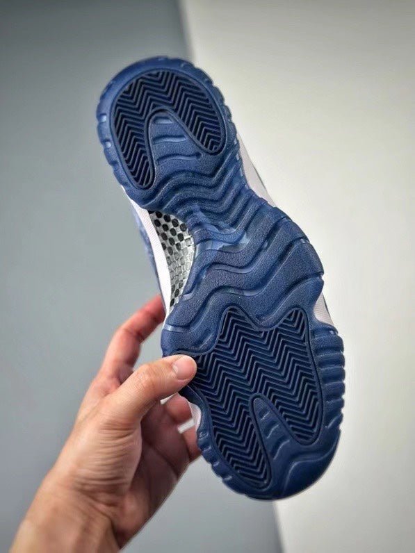 Air Jordan 11 rétro « Midnight Navy » 