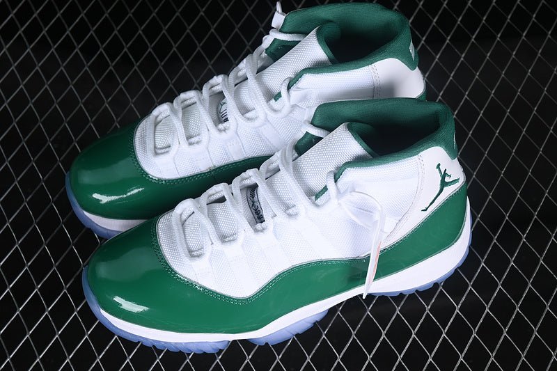 AIR JORDAN 11 RETRO BLANC/VERT