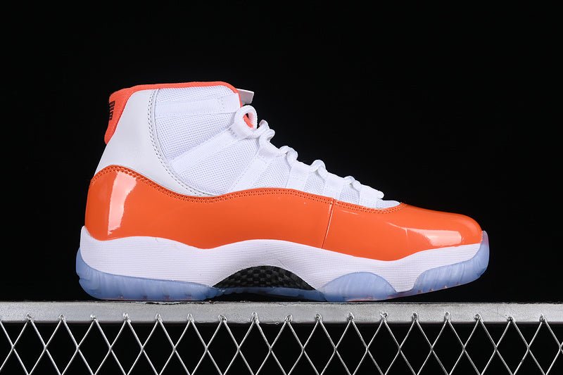 AIR JORDAN 11 RETRO BLANC/ORANGE
