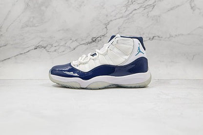 AIR JORDAN 11 RETRO WIN LIKE 82 BLANC/BLEU MARINE NOIRE-BLEU UNIVERSITÉ