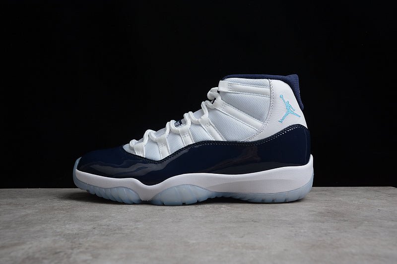 AIR JORDAN 11 RETRO WIN LIKE 82 BLANC/BLEU MARINE NOCTURNE-BLEU UNIVERSITÉ