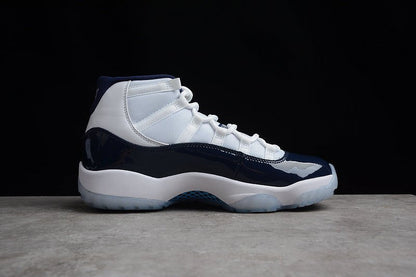 AIR JORDAN 11 RETRO WIN LIKE 82 BLANC/BLEU MARINE NOCTURNE-BLEU UNIVERSITÉ