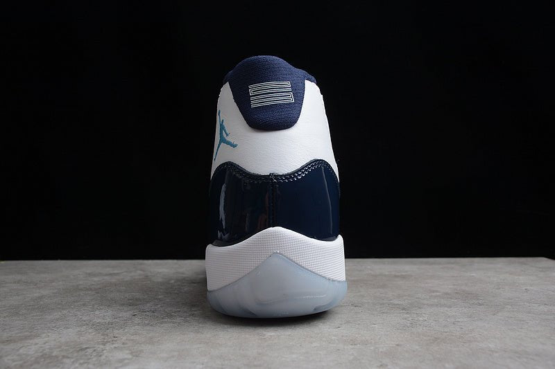AIR JORDAN 11 RETRO WIN LIKE 82 BLANC/BLEU MARINE NOCTURNE-BLEU UNIVERSITÉ
