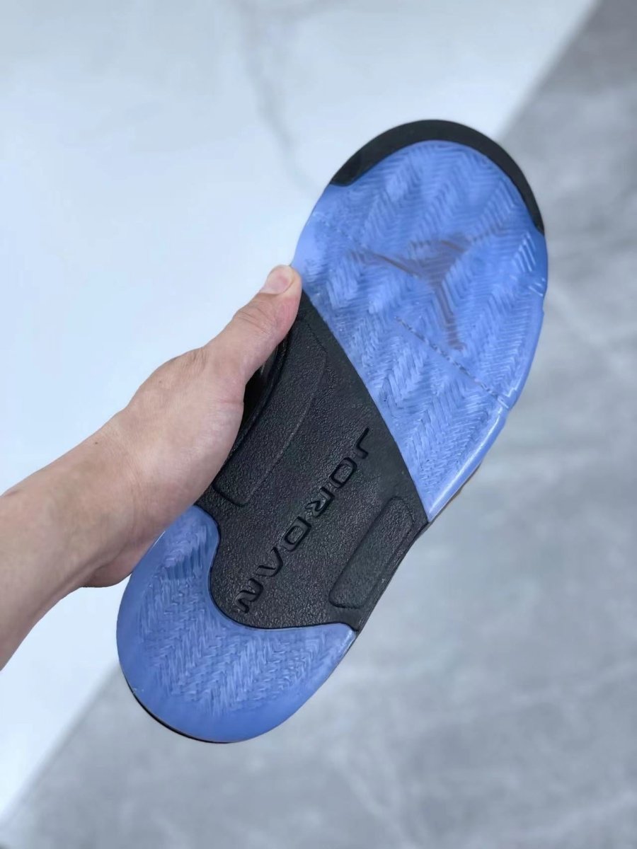 Air Jordan 5 Low "Noir Métallisé" 