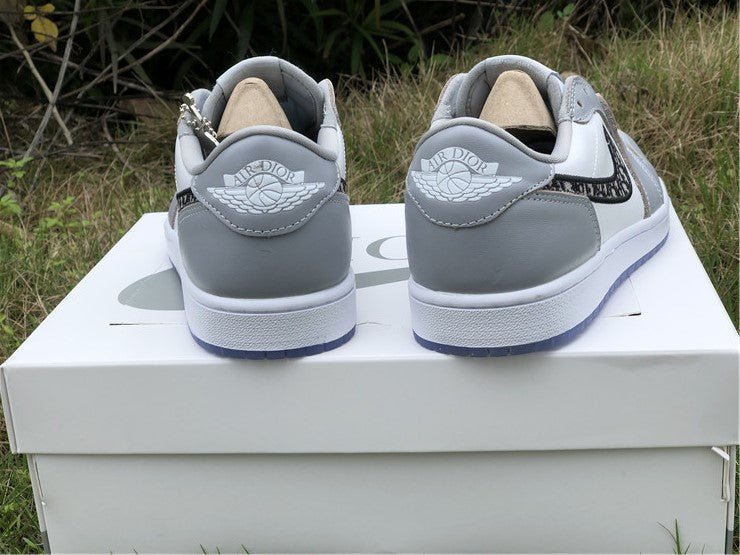 JORDAN 1 LOW x DIOR 