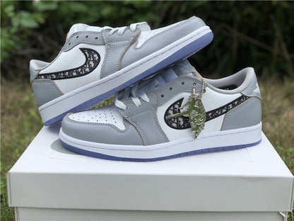 JORDAN 1 LOW x DIOR 