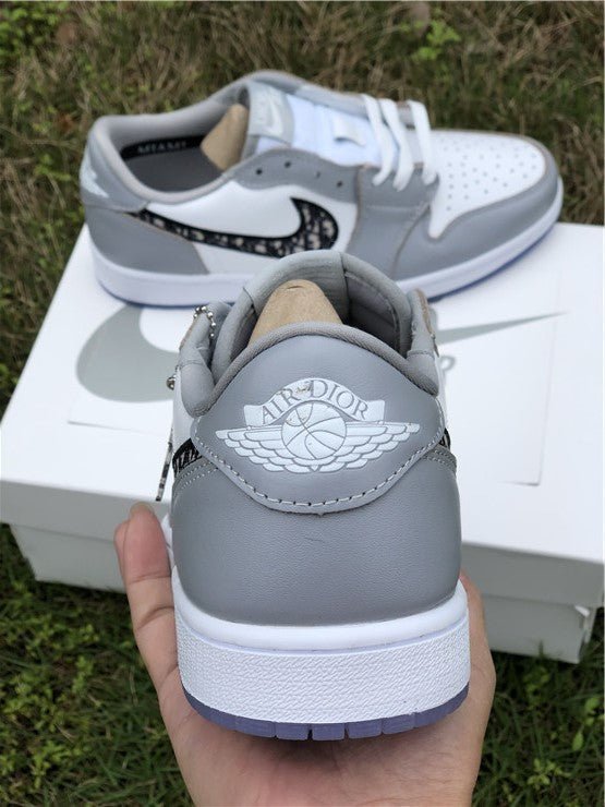 JORDAN 1 LOW x DIOR 