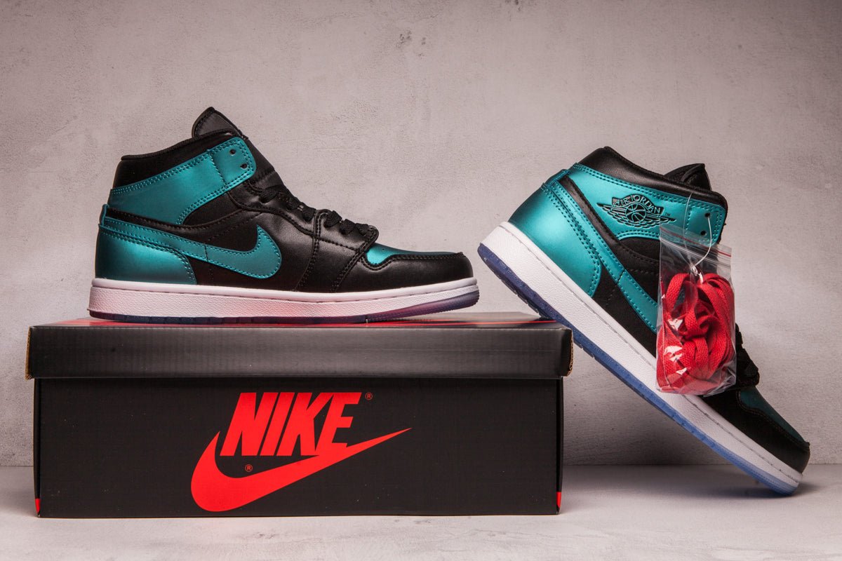 JORDAN 1 MID x NOIR IRIDESCENT 