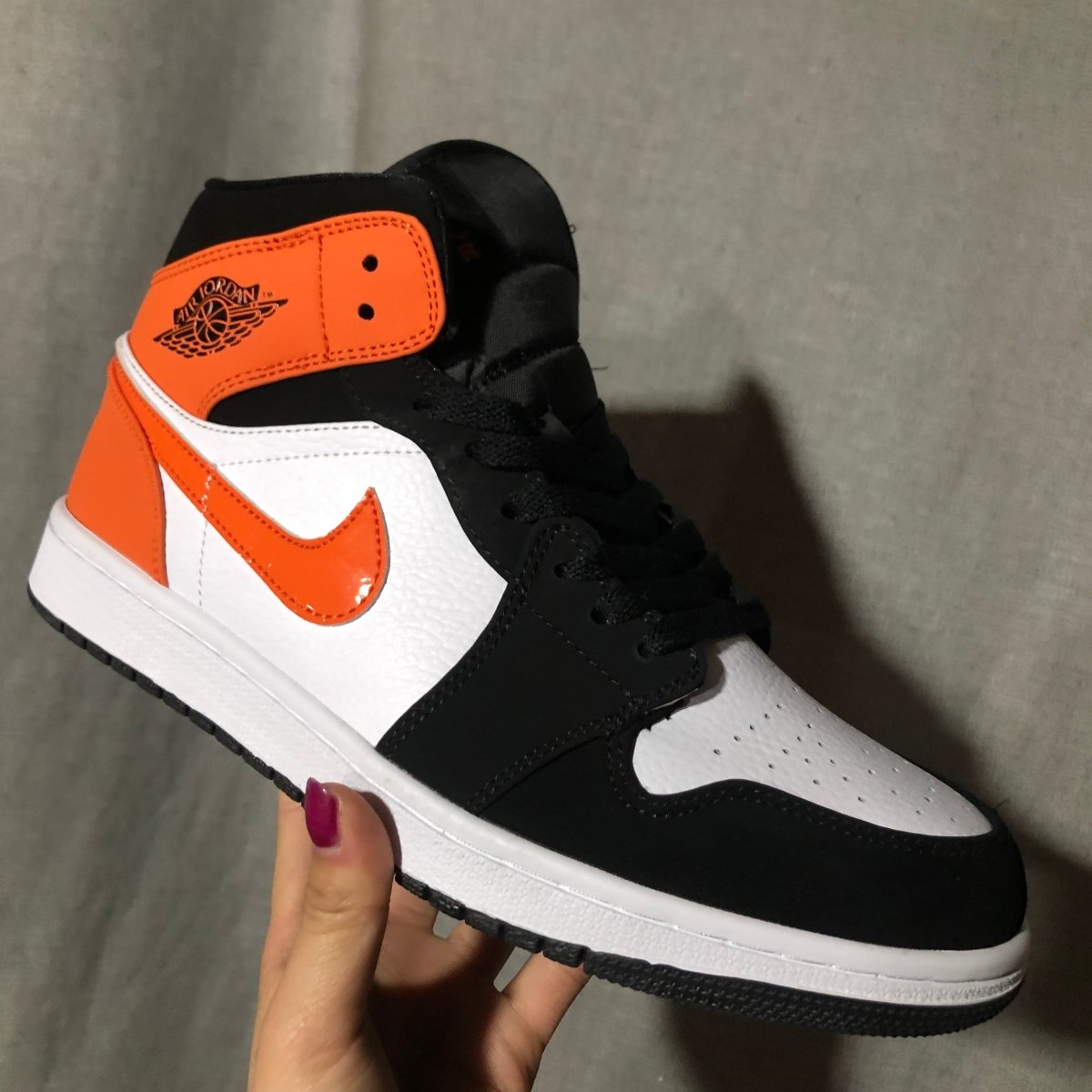 JORDAN 1 MID x PANNEAU DÉCOLLÉ 