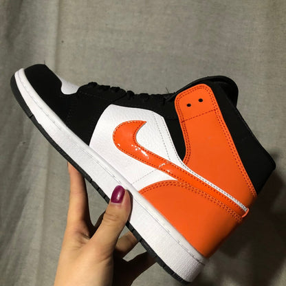 JORDAN 1 MID x PANNEAU DÉCOLLÉ 