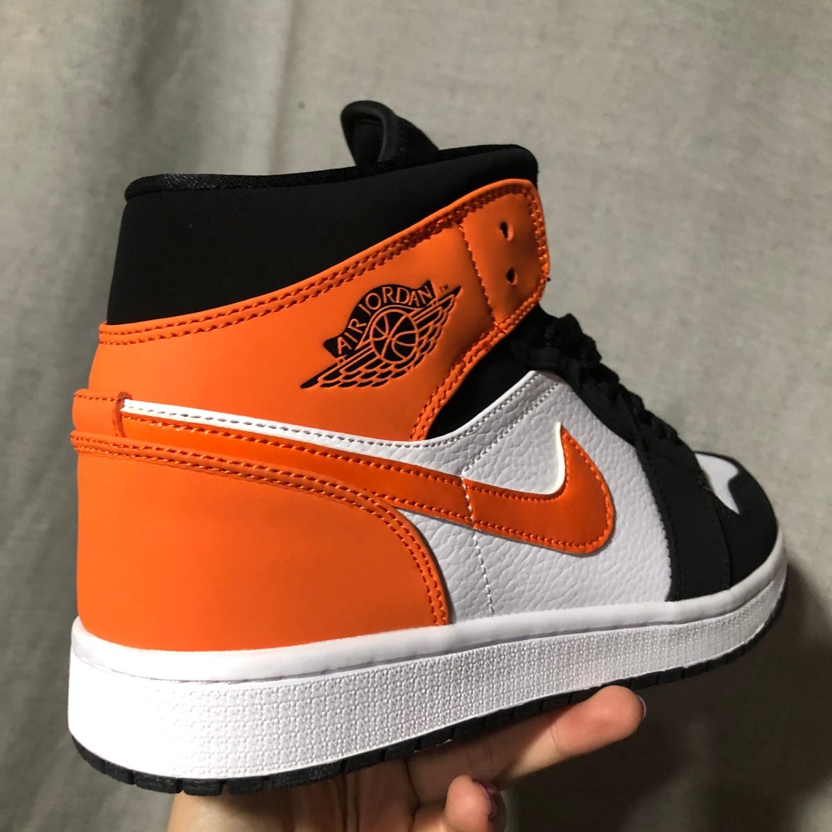 JORDAN 1 MID x PANNEAU DÉCOLLÉ 