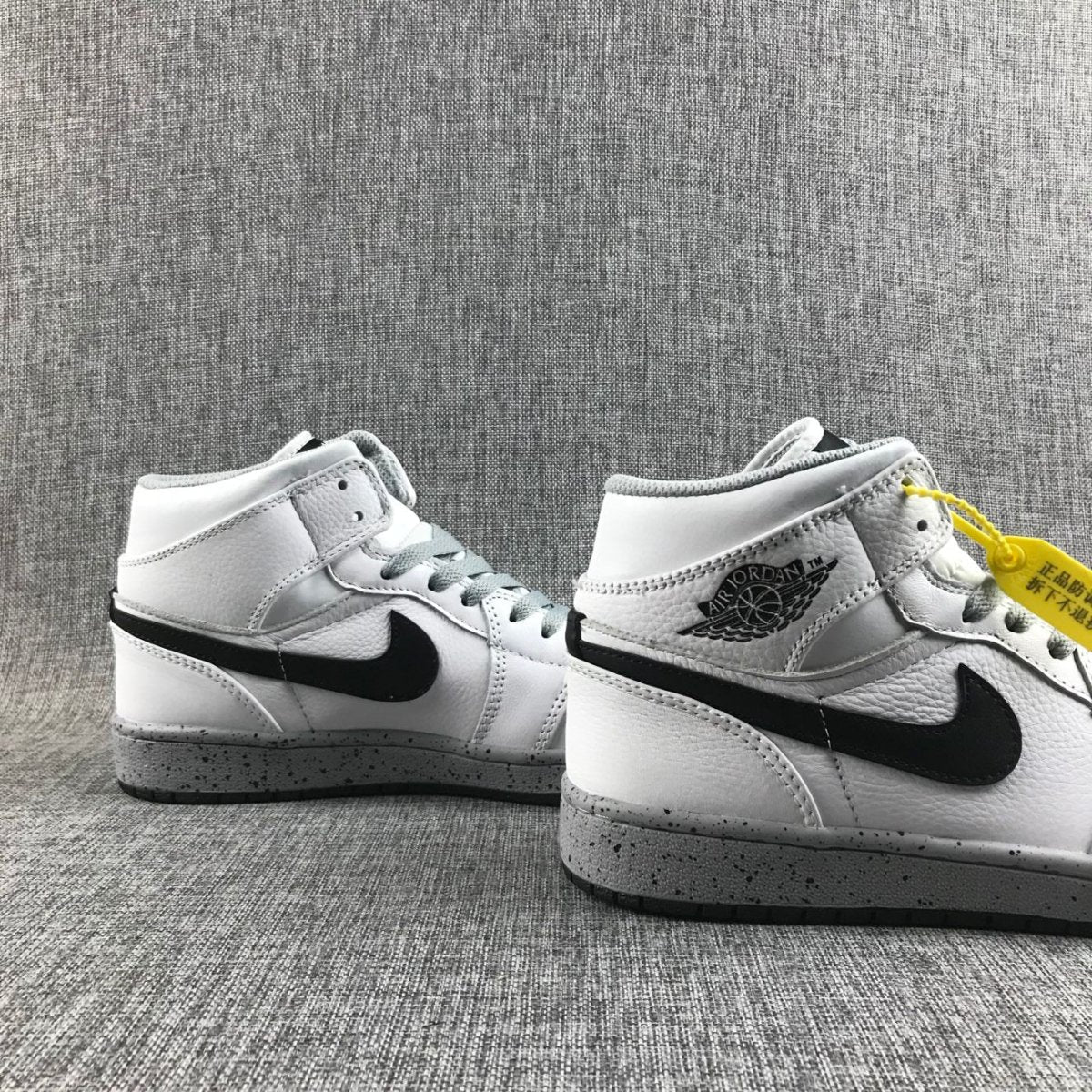 JORDAN 1 MID x CIMENT BLANC 