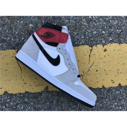 JORDAN 1 RETRO HIGH x GRIS FUMÉ CLAIR 